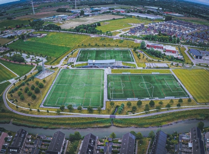Dronefoto1-RobinThonen.jpeg